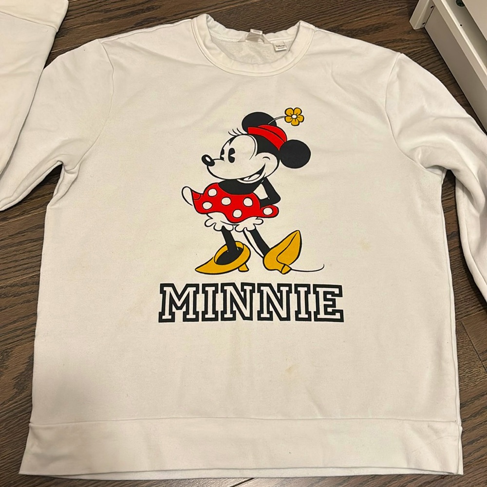 Joe Fresh x Disney Sweatshirt. Women's size large.